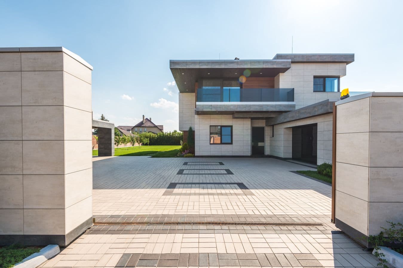 Automatic Sliding Gate — Whitefield Villa