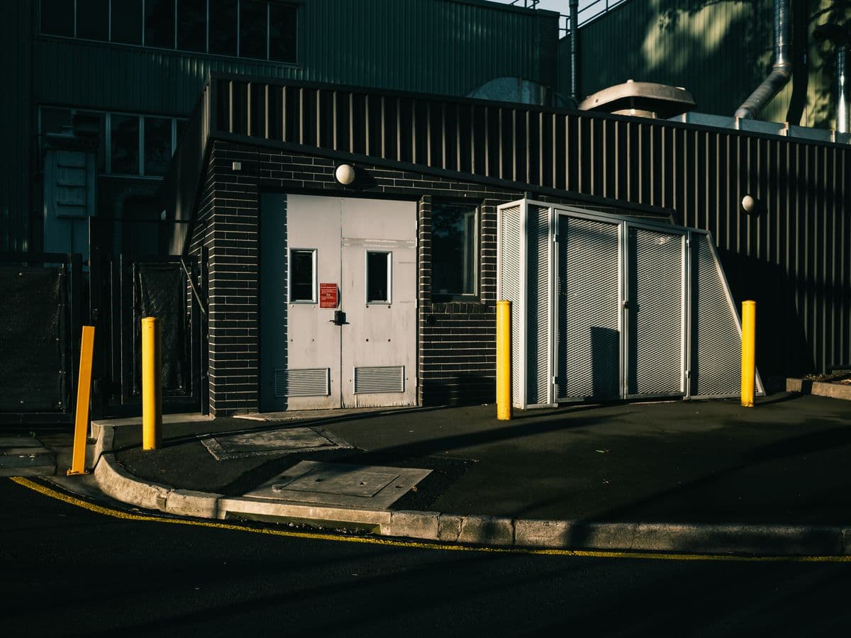 Pneumatic Bollards