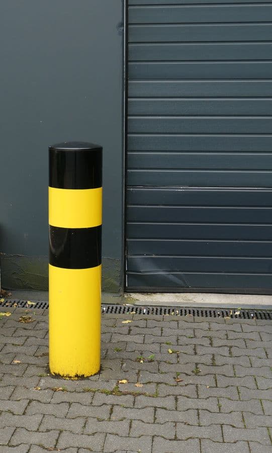 Hydraulic Rising Bollards — Hotel
