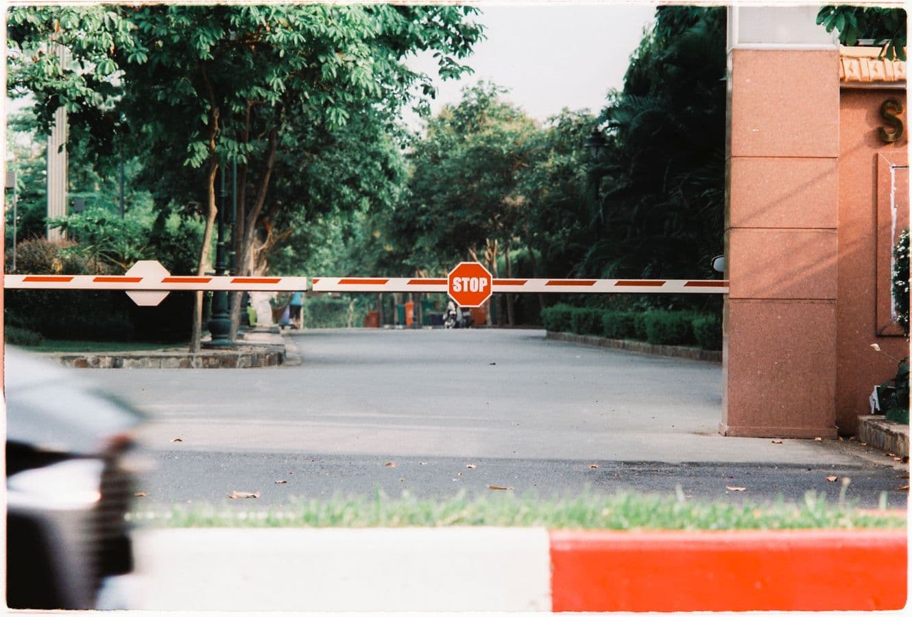 Swing Arm Boom Barrier